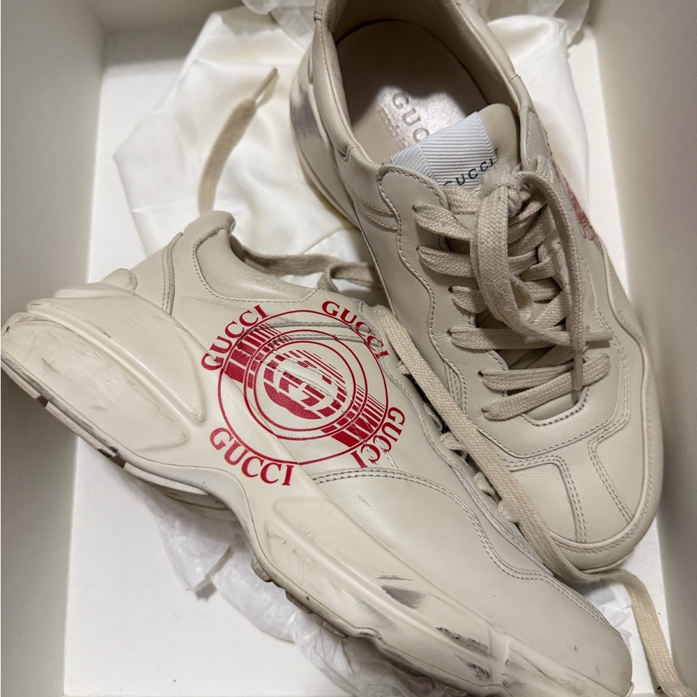 Gucci Rython Off-White Sneakers with Red Logo - Picture 2 of 8